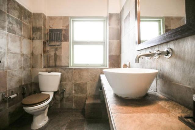G 49 Bed & Breakfast Нью-Дели Экстерьер фото